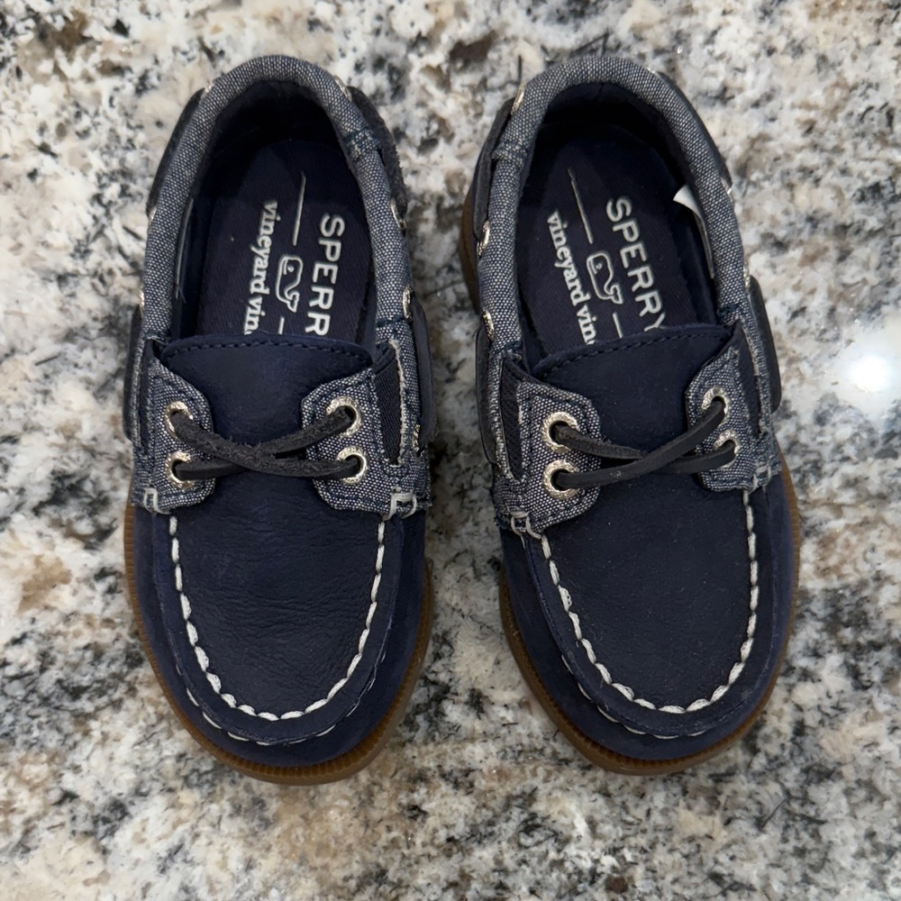 Sperry x Vineyard Vines Kids Dark Blue slip on boat shoes size 6